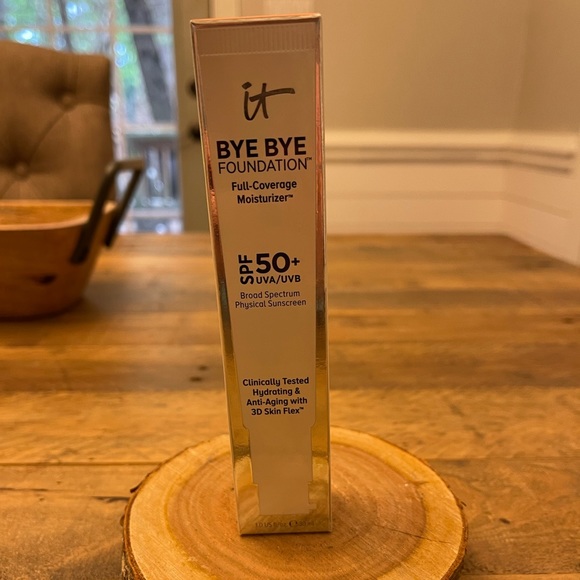 it cosmetics Other - IT Cosmetics Bye Bye Foundation FREE SHIP